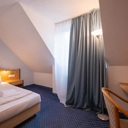 Viktoria Duesseldorf-neuss - Self Check-in 3*