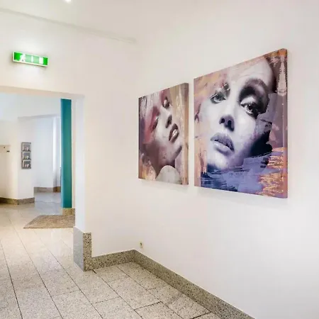 Viktoria Duesseldorf-neuss - Self Check-in Neuss